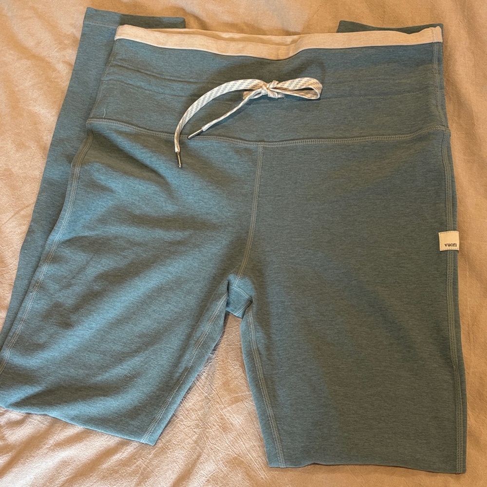 Vuori Teal Vibe Elevation leggings with Cream Accents - Picture 3 of 5